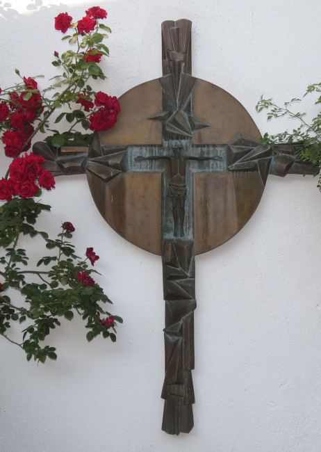 Kreuz mit Rosen